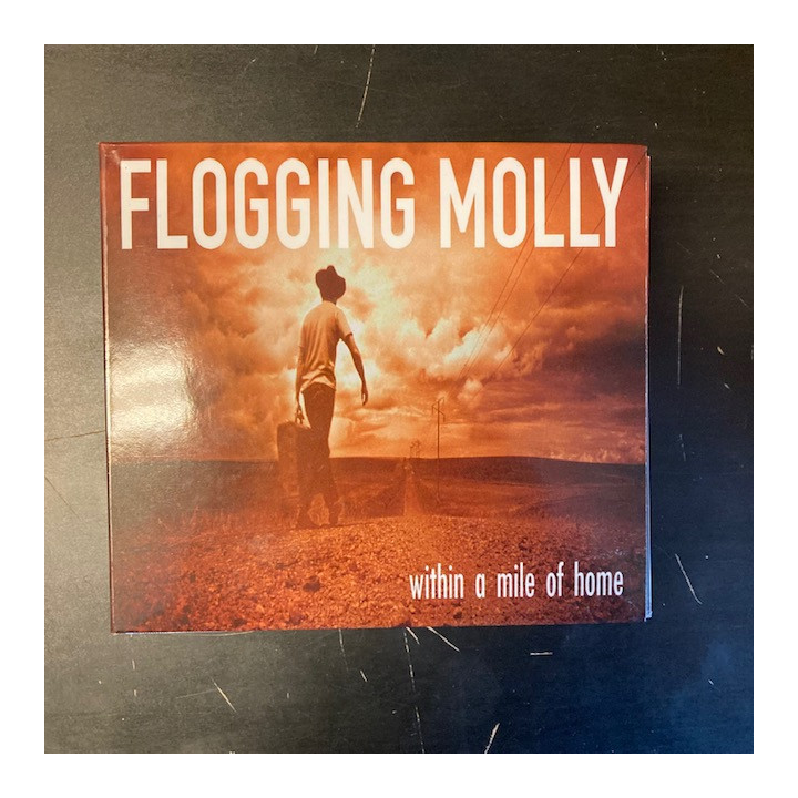 Flogging Molly - Within A Mile Of Home CD (M-/M-) -celtic punk-