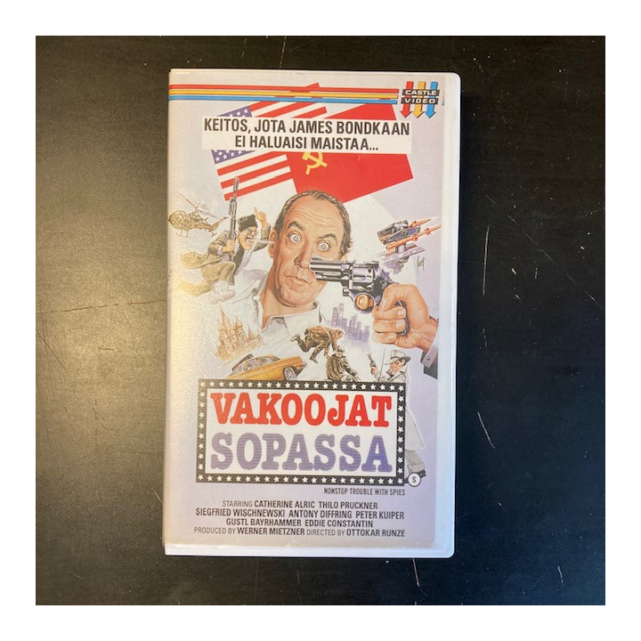 Vakoojat sopassa VHS (VG+/M-) -komedia-