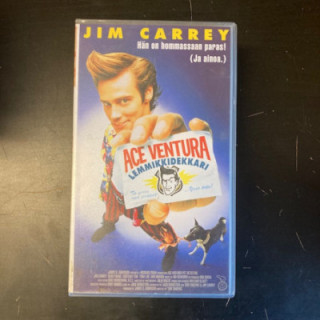 Ace Ventura - lemmikkidekkari VHS (VG+/M-) -komedia-