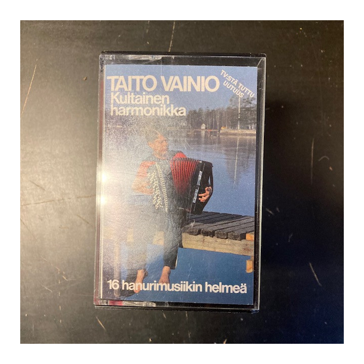 Taito Vainio - Kultainen harmonikka C-kasetti (VG+/M-) -iskelmä-