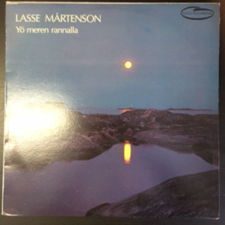 Lasse Mårtenson - Yö meren rannalla LP (VG+/VG+) -soundtrack-