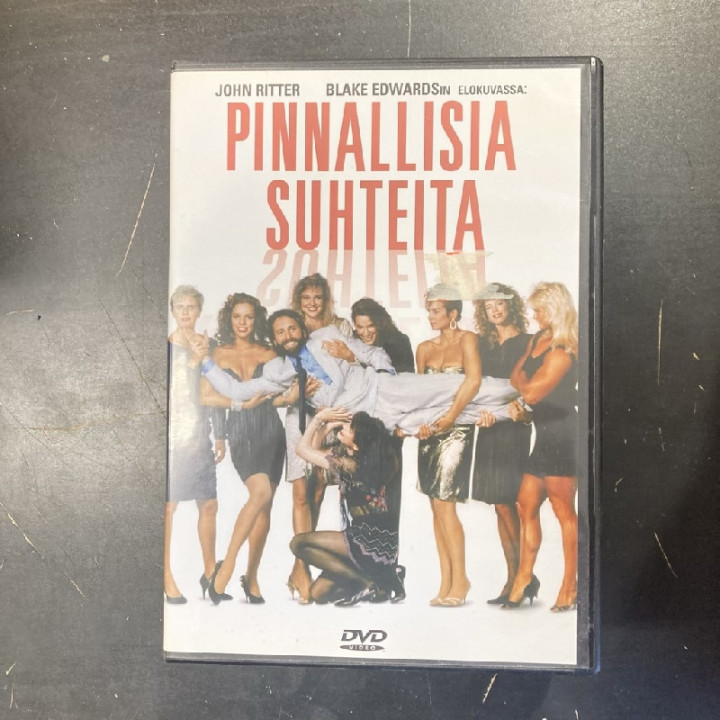 Pinnallisia suhteita DVD (M-/M-) -komedia-