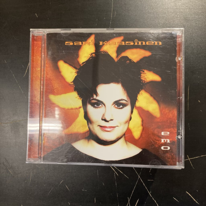 Sari Kaasinen - Emo CD (VG+/VG+) -folk-