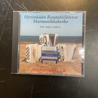 Hyvinkään Rautatieläisten Harmonikkakerho - Menopäällä CD (VG+/M-) -iskelmä-