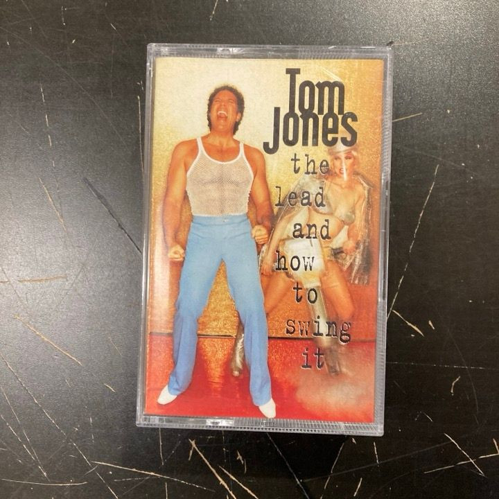 Tom Jones - The Lead And How To Swing It C-kasetti (VG+/M-) -pop-