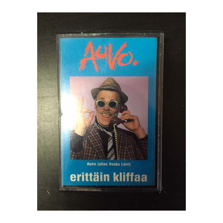 Auvo (alias Vesku Loiri) - Erittäin kliffaa C-kasetti (VG+/M-) -komedia-