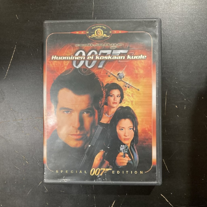 007 Huominen ei koskaan kuole (special edition) DVD (VG/M-) -toiminta-