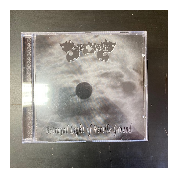 Sunchariot - Betrayal Light Of Fertile Ground CDEP (VG+/VG+) -pagan folk metal-