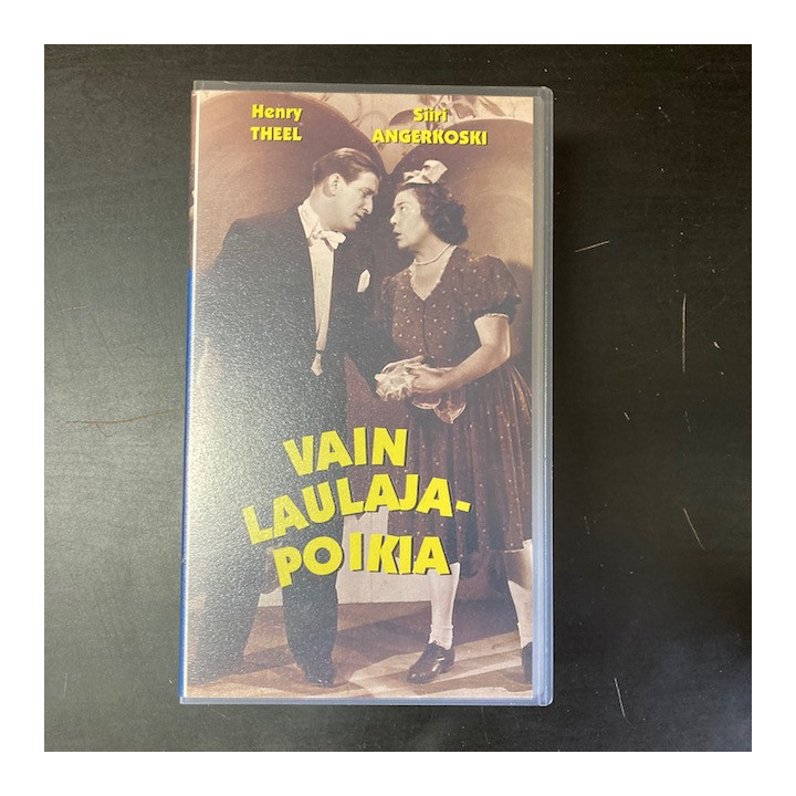 Vain laulajapoikia VHS (VG+/M-) -komedia-
